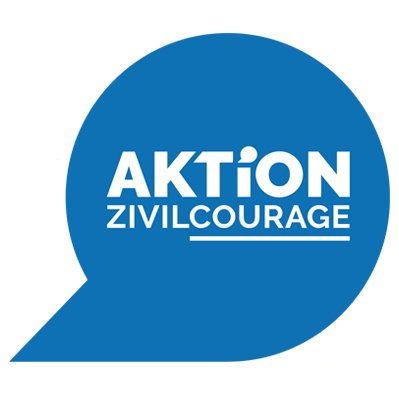 KI generiert: Das Bild zeigt ein blaues Logo in Form einer Sprechblase mit dem Text "AKTION ZIVILCOURAGE" in weißer Schrift. Das Design betont den Schwerpunkt auf Kommunikation und Engagement im sozialen Bereich.